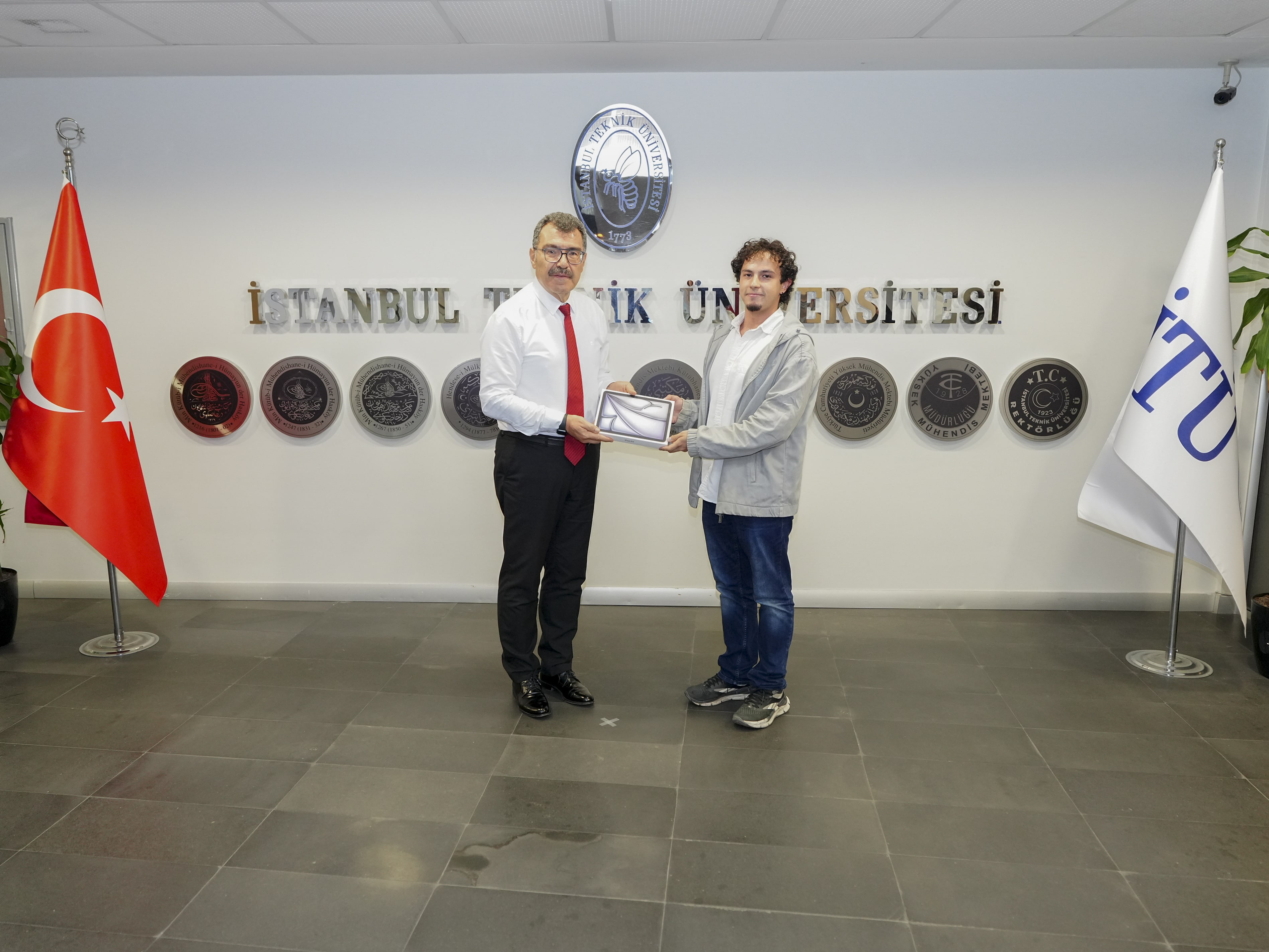 elsevier-yarisma-birincisi-1-min elsevier-yarisma-birincisi-1-min